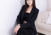 物恋传媒 No.2716 山奈-高跟鞋、短肉丝、裸足、ol制服 [140P1V-2.93GB]-美图岛